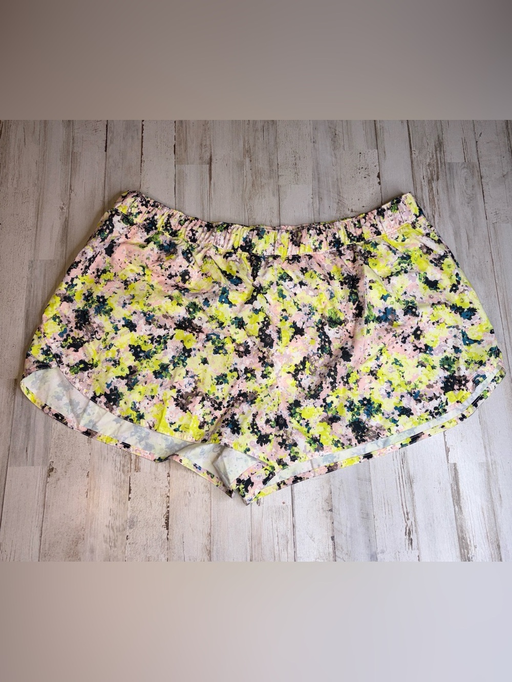 Old Navy Active Strechtech Go Dry Neon Floral Built in Panties Shorts Size 2X